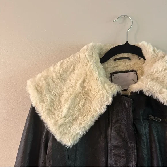 Q40 Leather Jacket with Fur Lining - Picture 4 of 8